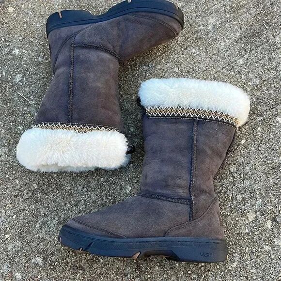 Ugg Australia Leatger Sheepskin Winter Boots - Picture 2 of 14